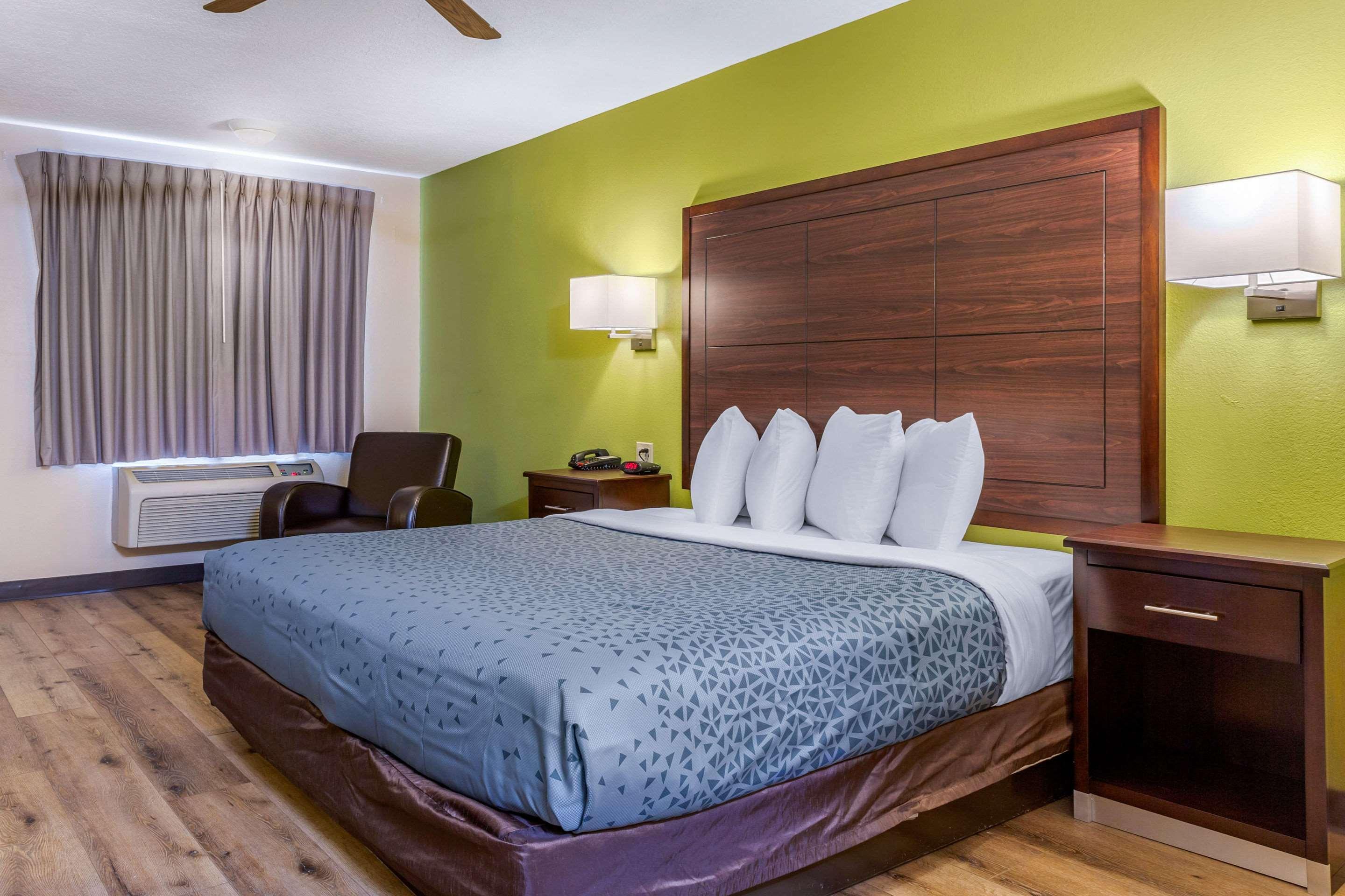 Econo Lodge West - Coors Blvd Альбукерке Экстерьер фото