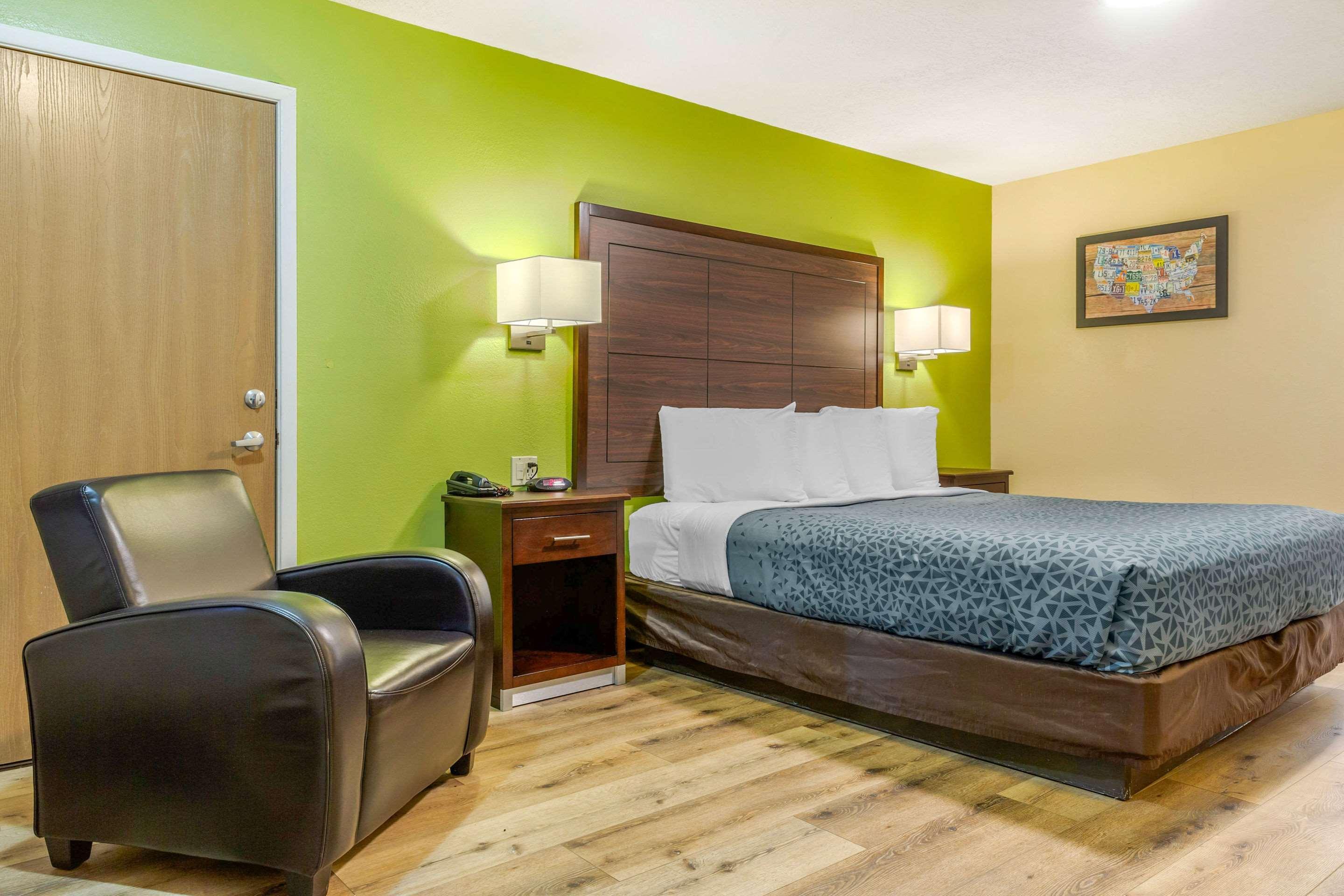 Econo Lodge West - Coors Blvd Альбукерке Экстерьер фото